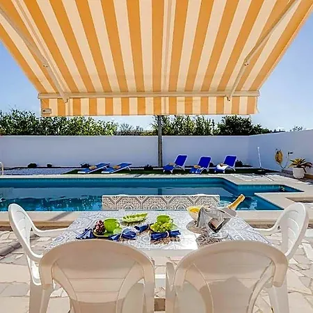 Near Luz With Private Pool 3*